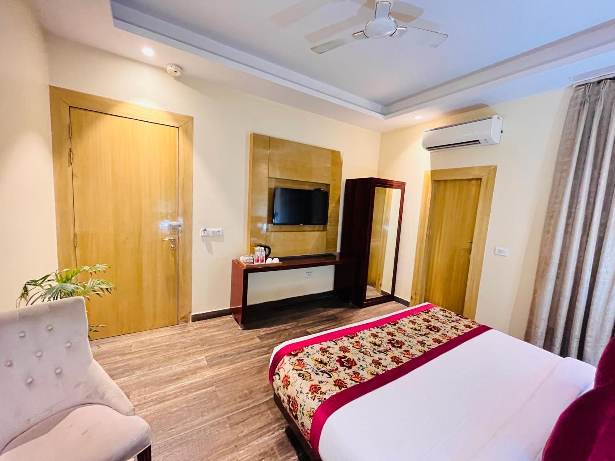 Hotel Banz Near Indira Gandhi Airport Delhi Neu-Delhi Exterior foto