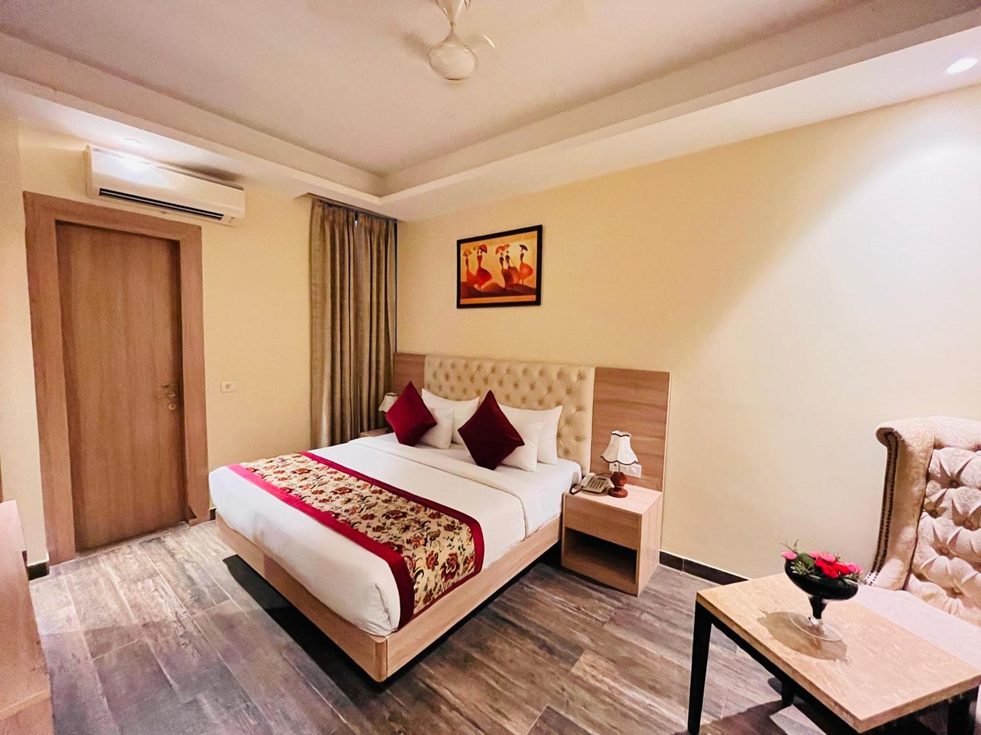 Hotel Banz Near Indira Gandhi Airport Delhi Neu-Delhi Exterior foto